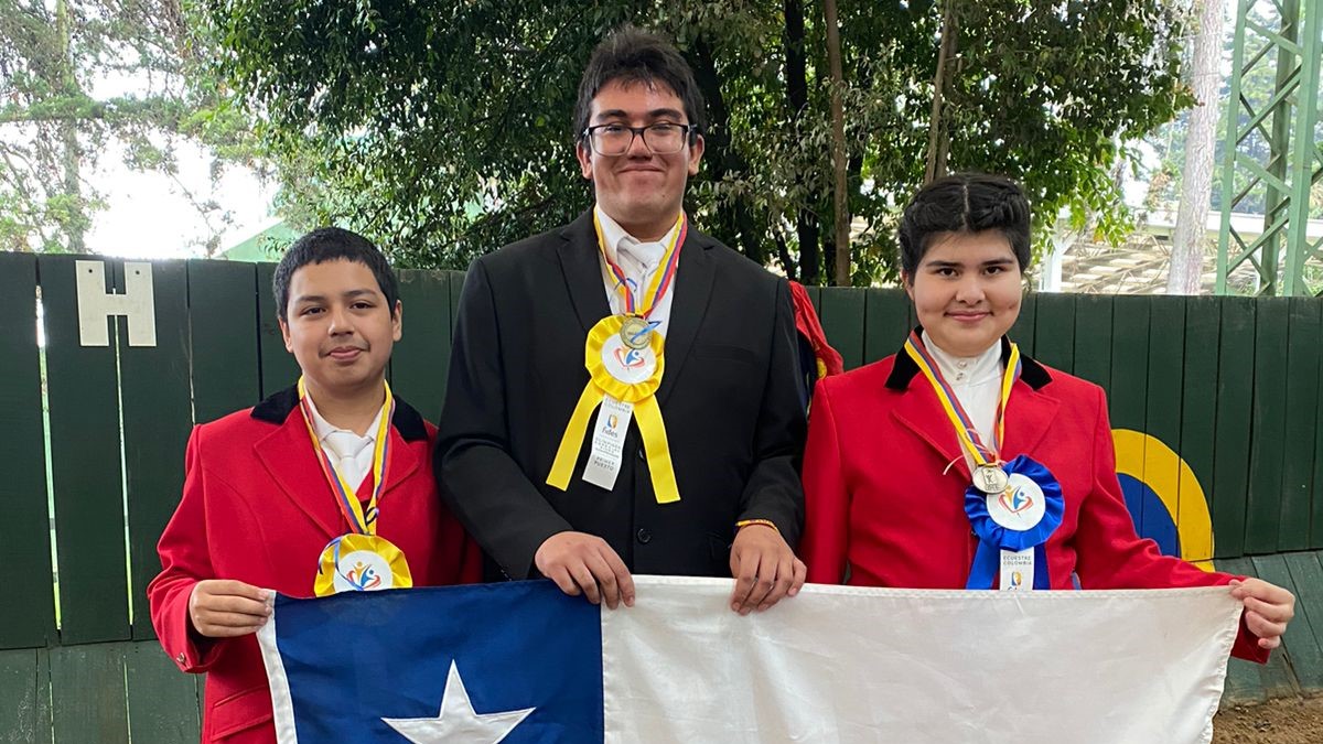 Estudiantes Linarenses San Miguelinos Triunfan en Colombia