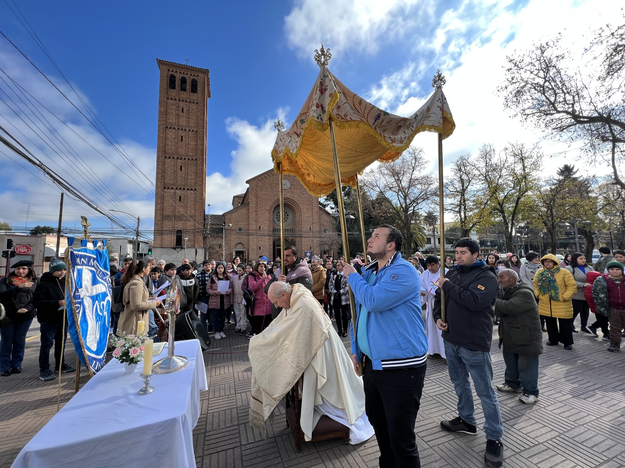 Eucaristía Solemnidad Corpus Christi 5tos y 6tos Básicos