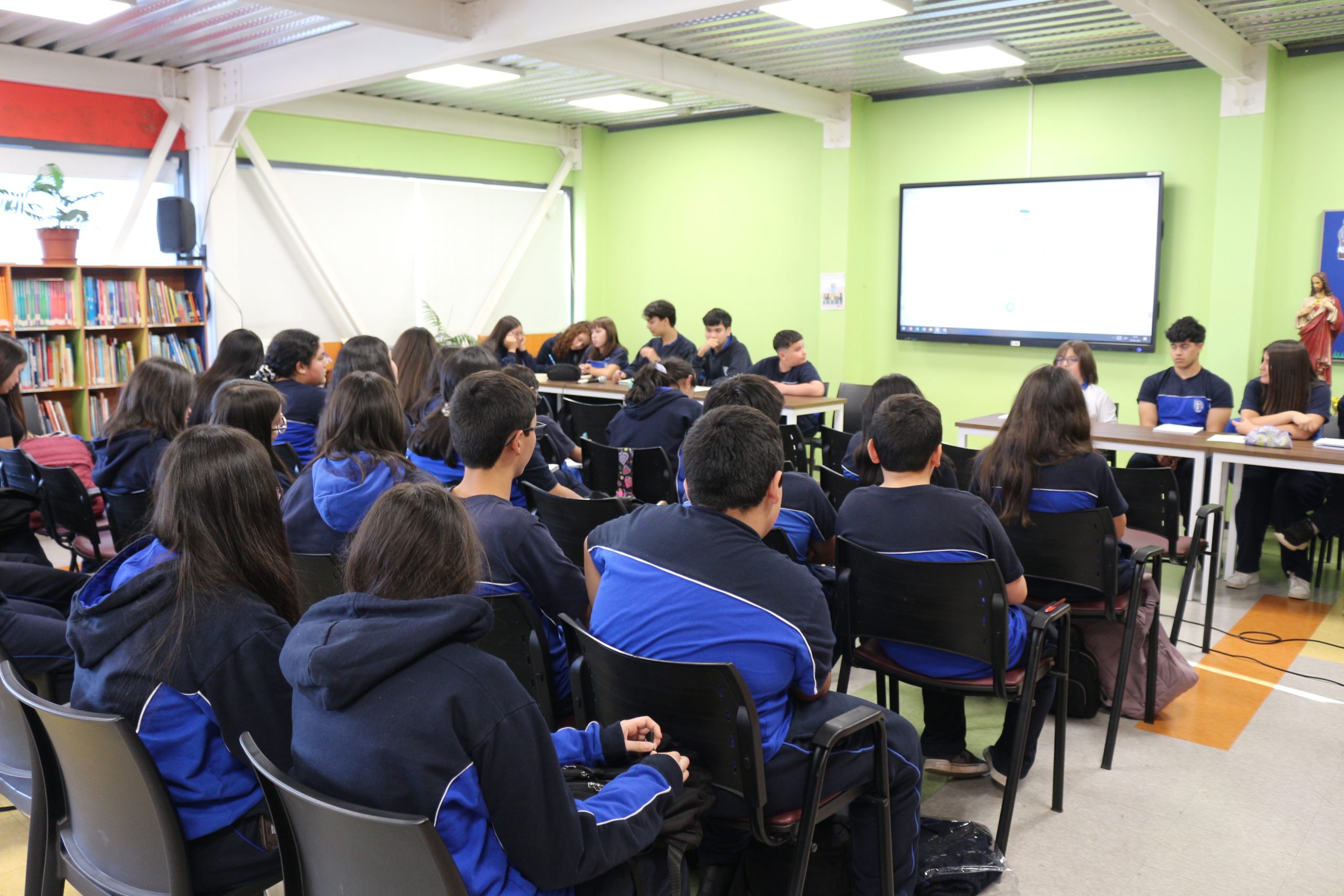Debate estudiantil fortalece la participación en el Liceo Bicentenario San Miguel Arcángel